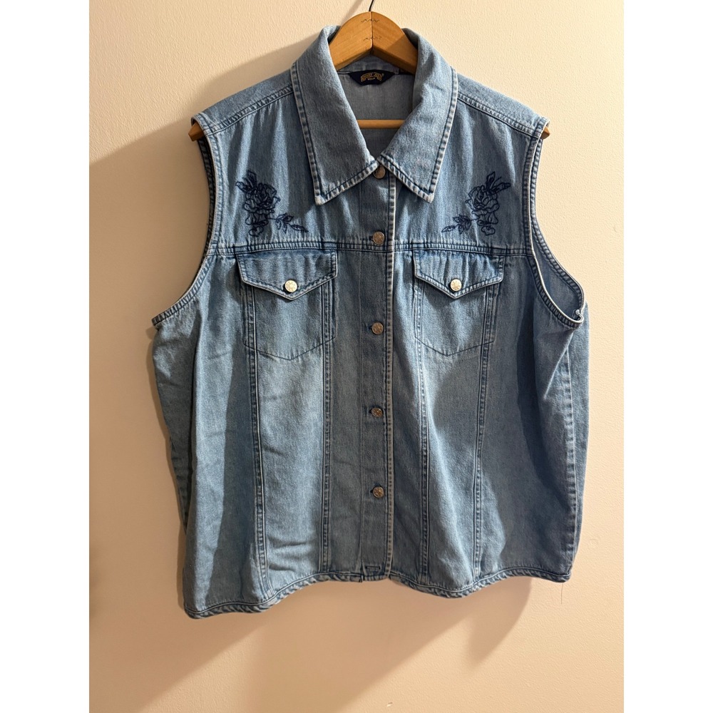 Shaver Lake Womens 1X Blue Denim Vest Rose Embroidered Sleeveless Trucker Jacket